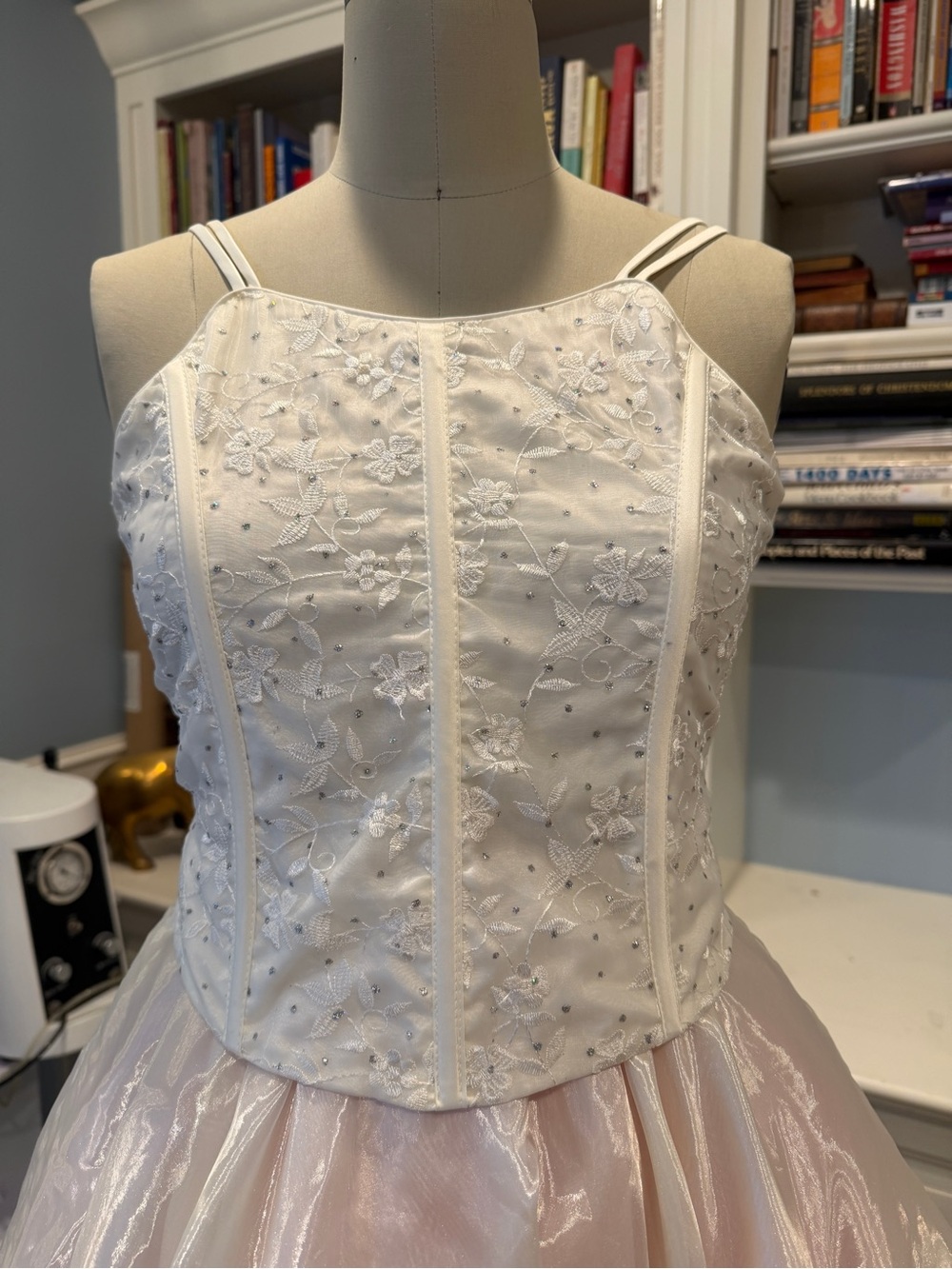 Vintage Ivory Lace Spaghetti-Strap Prom Dress - Picture 5 of 10